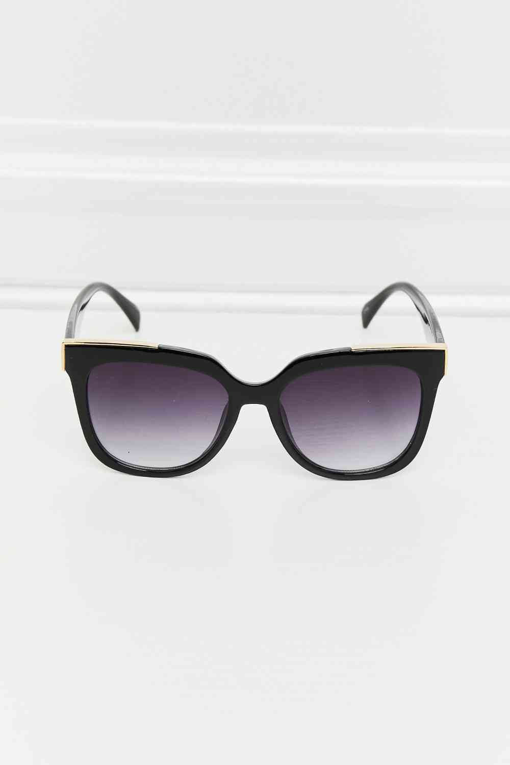 Stylish Lens Envelop Sunglasses